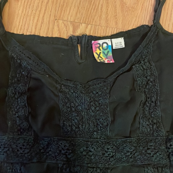 Black Roxy top - Picture 2 of 5